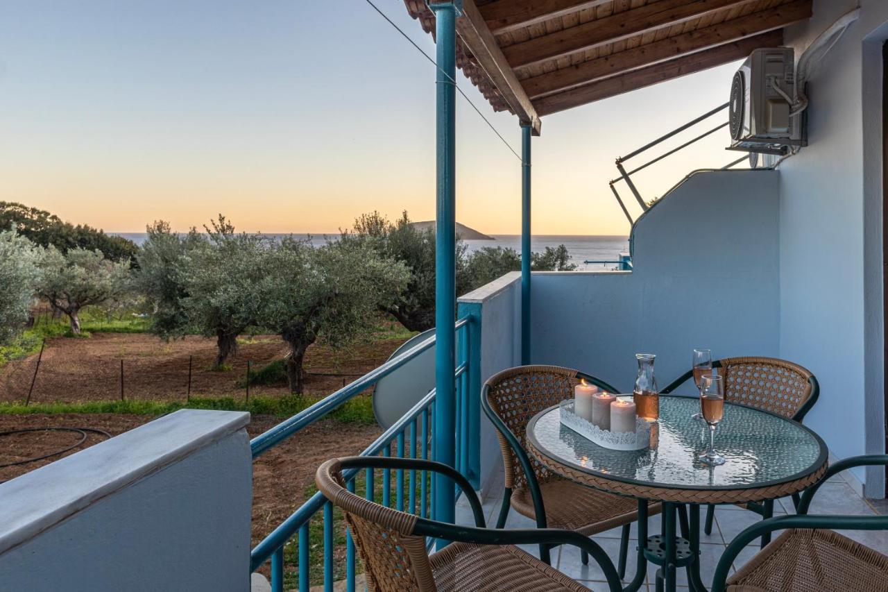 Secret Summer Havens - Perfectly Secluded Getaways Vasilitsion Экстерьер фото