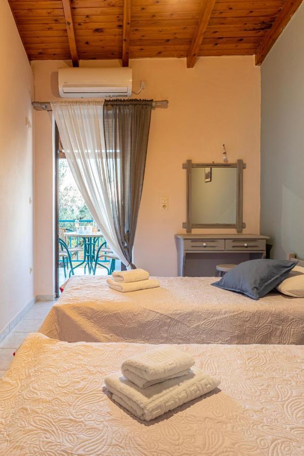 Secret Summer Havens - Perfectly Secluded Getaways Vasilitsion Экстерьер фото