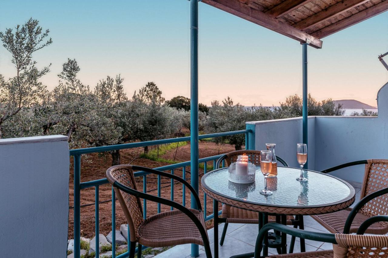 Secret Summer Havens - Perfectly Secluded Getaways Vasilitsion Экстерьер фото