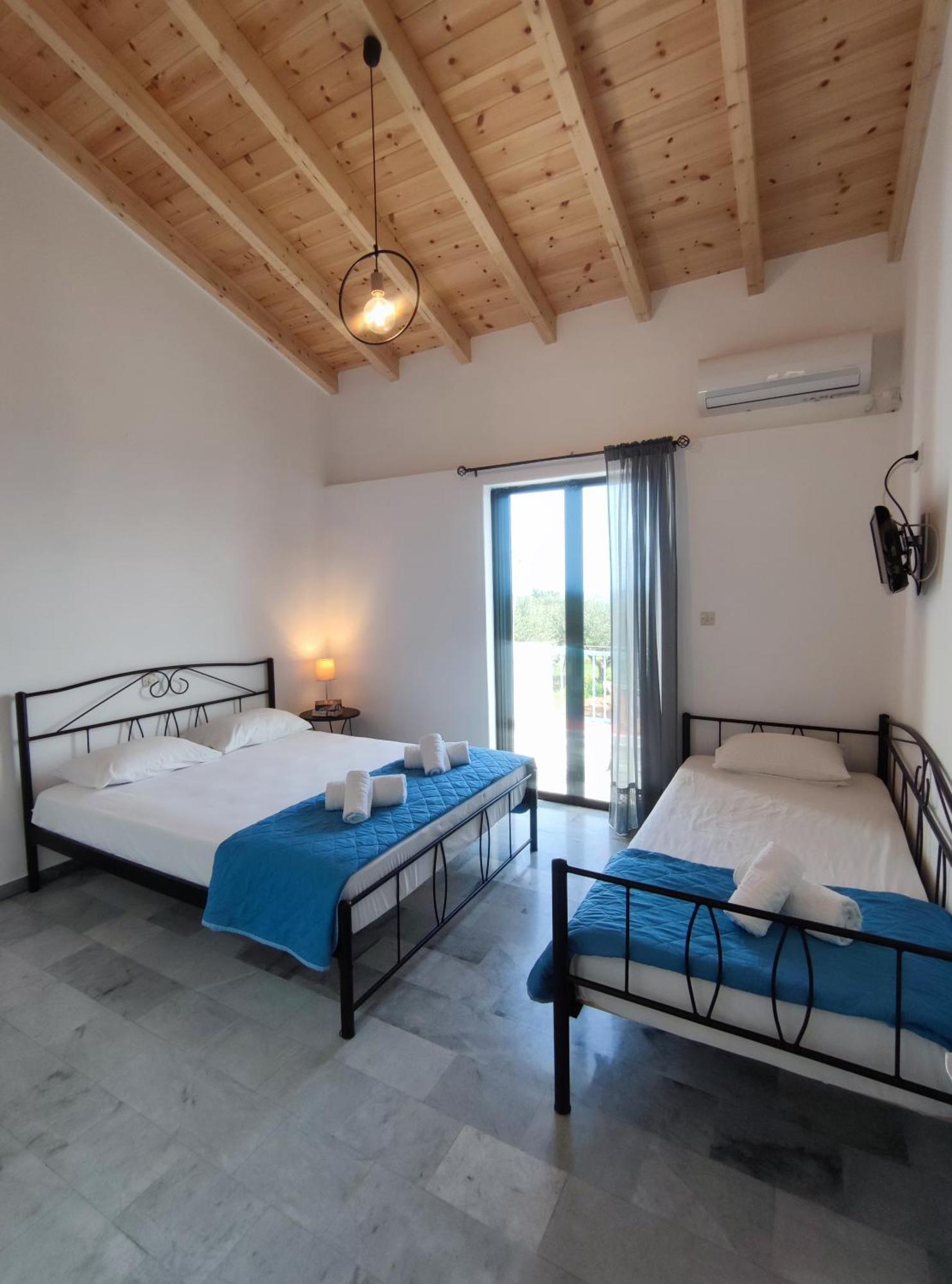 Secret Summer Havens - Perfectly Secluded Getaways Vasilitsion Экстерьер фото